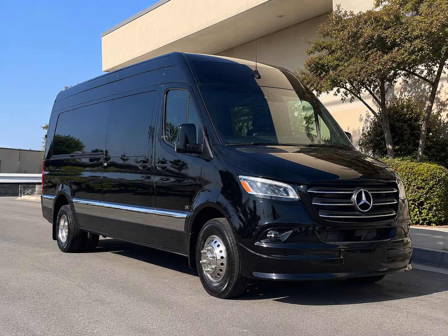 sprinter van rentals for prom photo stops at surprise parks and landmark locations